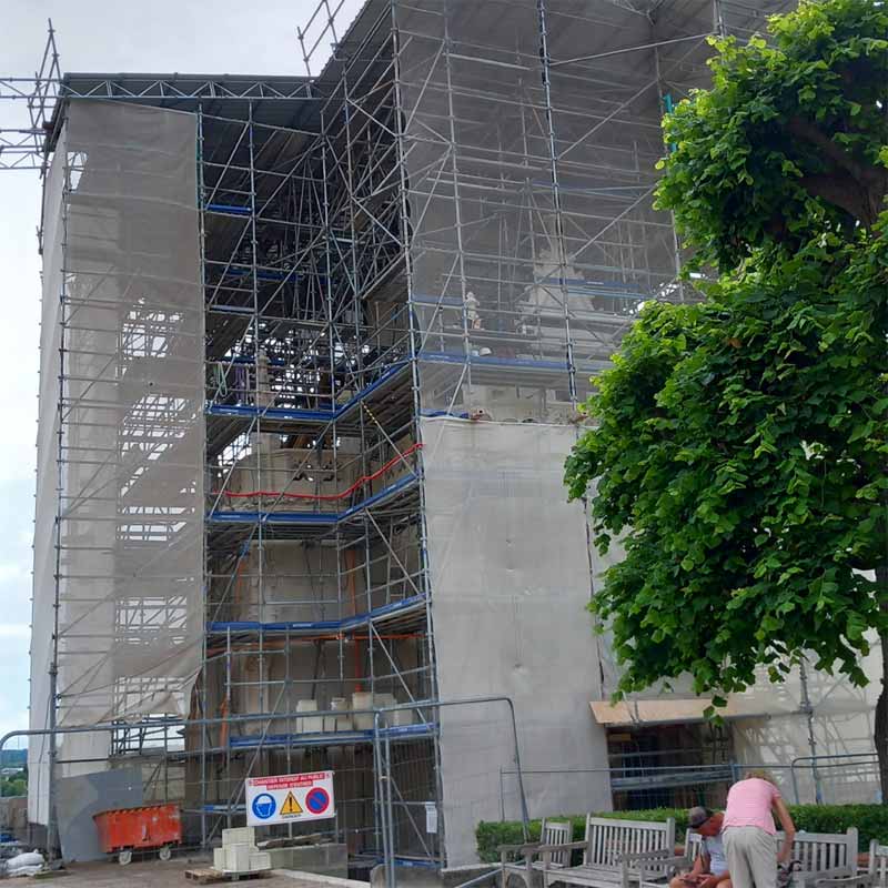 Château d'Amboise (Amboizas, Prancūzija): Leonardo da Vinčio kapavietė, šiuo metu dėl renovacijos darbų neįrengta.