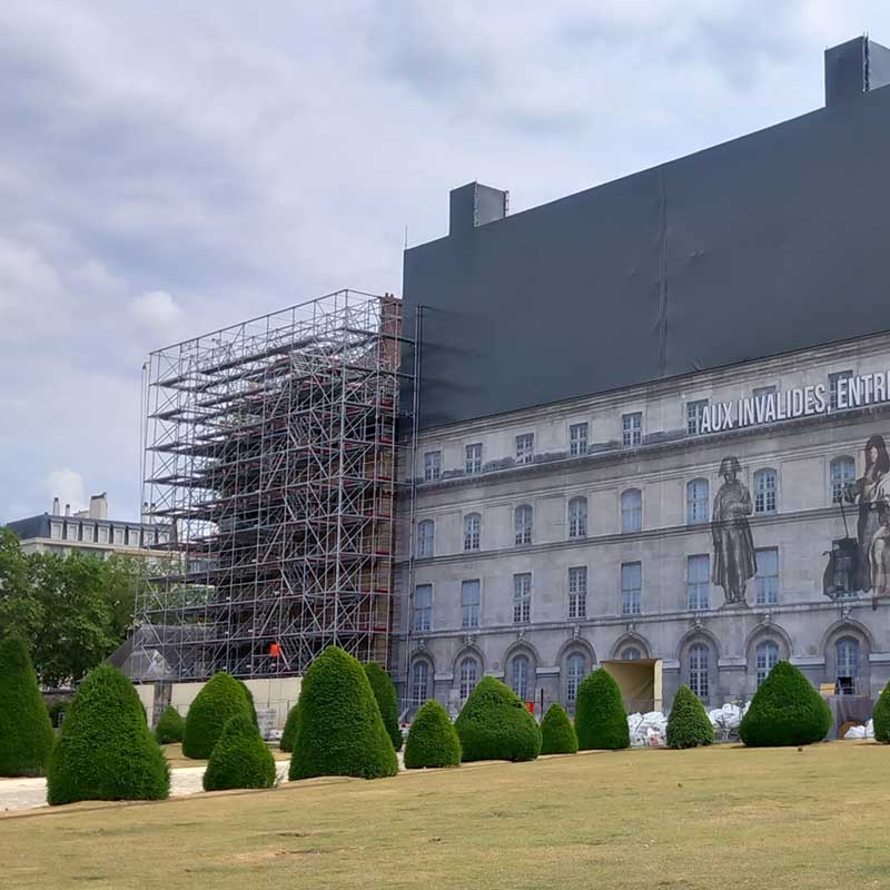 Скеле за реставрацията на Hôtel des Invalides & Musée de l'Armée (Париж, Франция)