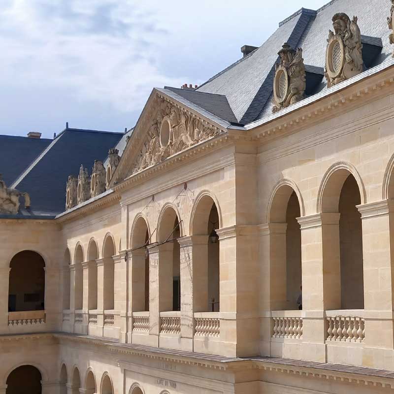 Lešení pro restaurování Hôtel des Invalides & Musée de l'Armée (Paříž, Francie)