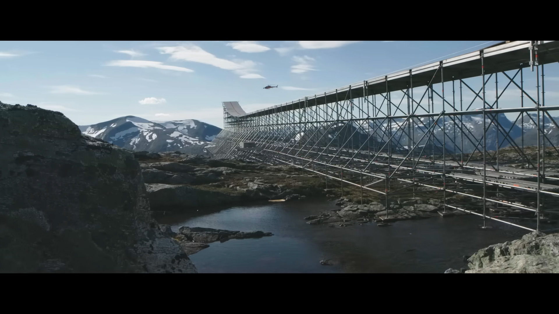 Fáze natáčení filmu v Norsku - Lešení použité pro natáčení filmu Mission: Impossible - Smrtelné zúčtování - 1. část - from Paramount Pictures and Skydance.